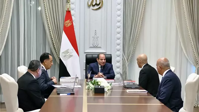 الرئيس السيسي يوجه بقصر امتحانات 