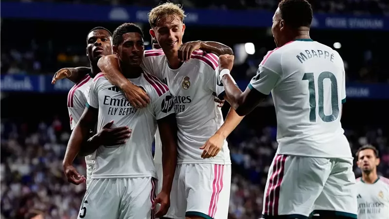 مورينيو يعلن قائمة ريال مدريد لمواجهة سوسيداد فى الدوري الإسباني