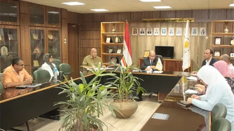 جامعة أسيوط تبحث تطويرالمطبعة المركزيةوتعظيم الاستفادة بإمكاناتها
