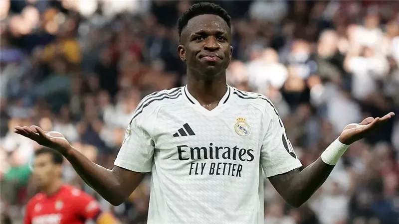 قبل مواجهة ريال مدريد ضد سوسيداد| مورينيو يدافع عن فينيسيوس