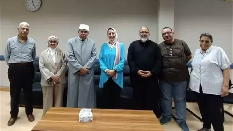 لجنة صانعى السلام تقدم حلو المولد النبوى لمرضى الاورام بالمنيا