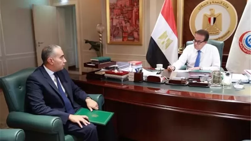 وزير الصحة يبحث مع سفير مصر لدى أوغندا تعزيز التعاون الصحي