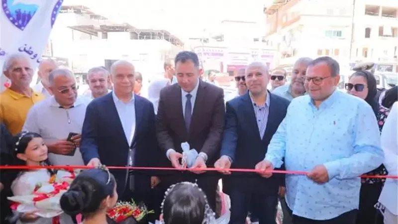محافظ دمياط يفتتح معرض حزب مستقبل وطن للمستلزمات المدرسية
