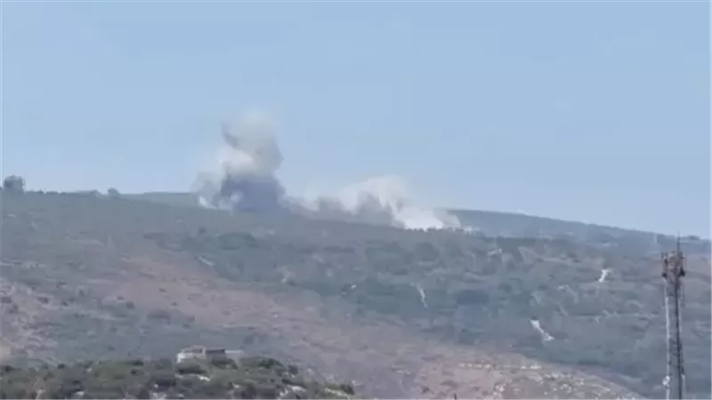 غارات وتفجير إسرائيلي كبير يهزان جنوب لبنان