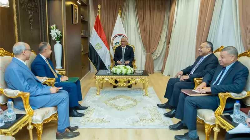 جمبلاط يستقبل سفير مصر لدى أوغندا لبحث سبل تعزيز التعاون المشترك