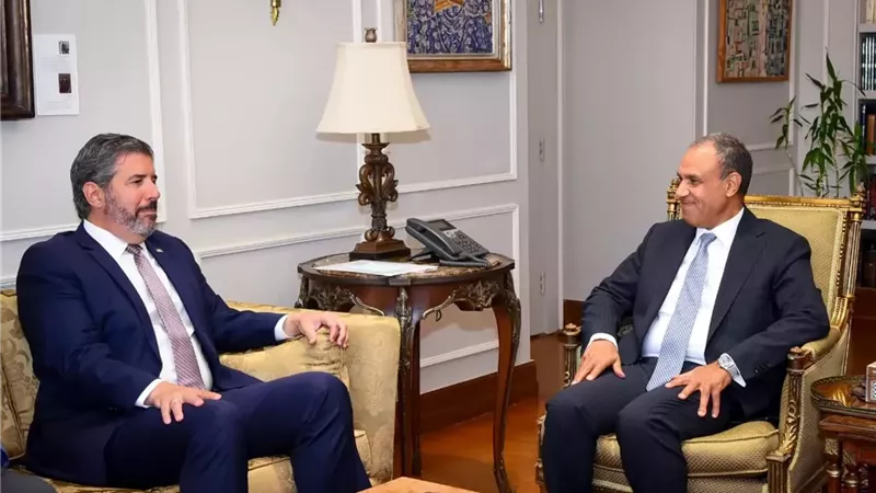 وزير الخارجية يبحث مع نظيره الأمريكي العلاقات الاستراتيجية بين البلدين