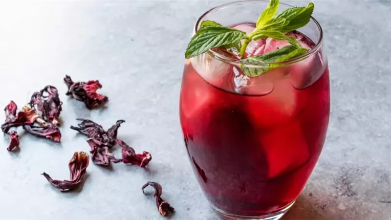 الكركديه أفضل مشروب مرطب وخافض لحرارة الجسم.. اعرف فوائده