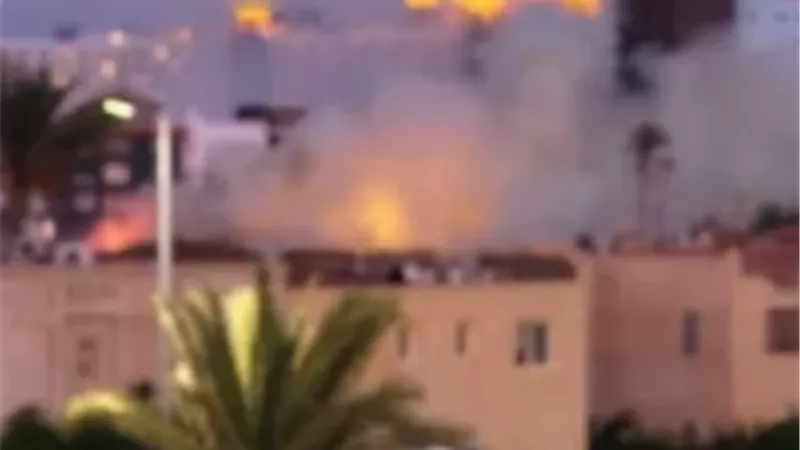 السيطرة على حريق محدود بسور شجري داخل قرية سياحية بمطروح