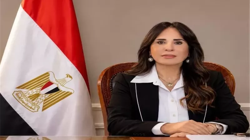 وزيرة الإسكان تتابع موقف مشروعات مياه الشرب والصرف الصحي بعدد من