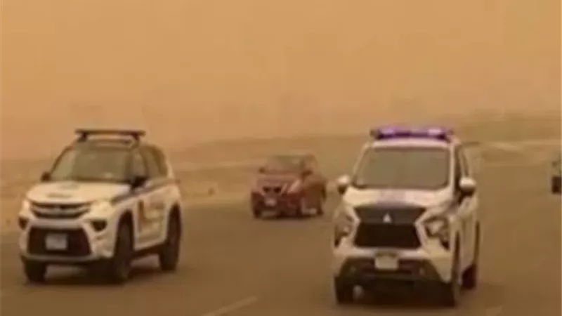 الداخلية تغلق طريق (مطروح / سيوة) في الاتجاهين بسبب نشاط الرياح والأتربة