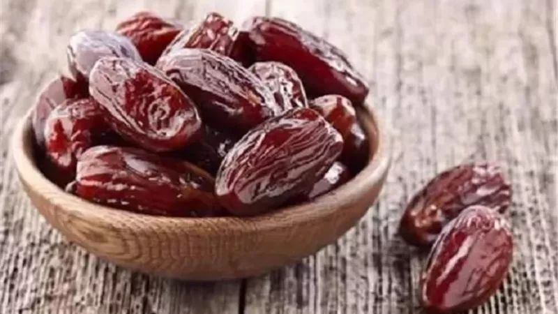 «ألياف وطاقة مضاعفة».. فوائد تناول 3 حبات تمر صباحاً وصحة الجهاز الهضمي
