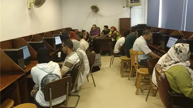 معامل التنسيق الإلكتروني بجامعة دمنهور تستقبل طلاب المرحلةالثالثة