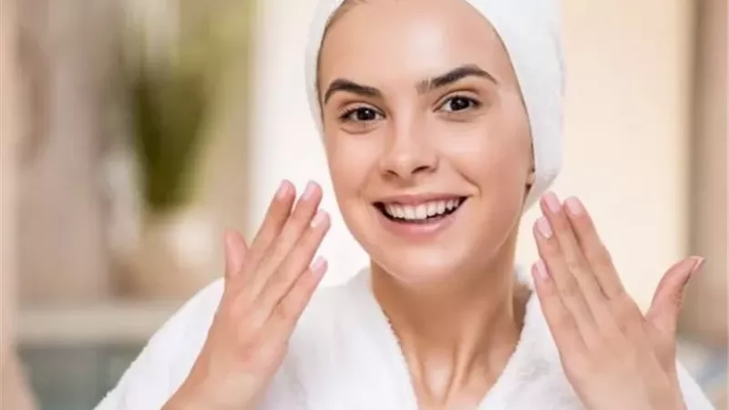 اسمرار وإرهاق البشرة من الشمس.. وصفة منزلية بسيطة للعناية بها