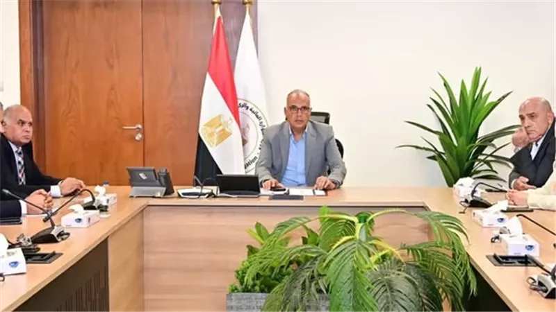 وزير الري يتابع جهود التحول الرقمي والتوسع في تطبيق التوأمة الرقمية