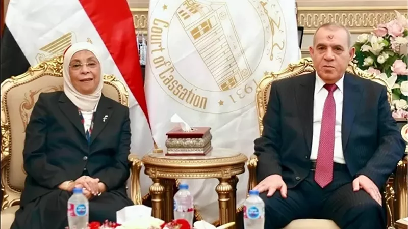 رئيسة النيابة الإدارية تهنئ رئيس محكمة النقض بتوليه منصبه