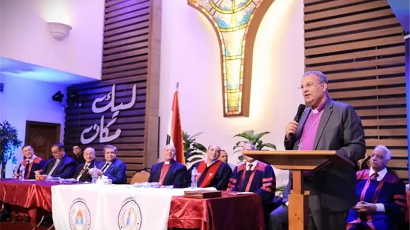 رئيس الطائفة الإنجيلية يشهد حفل تخرج كلية اللاهوت الخمسينية