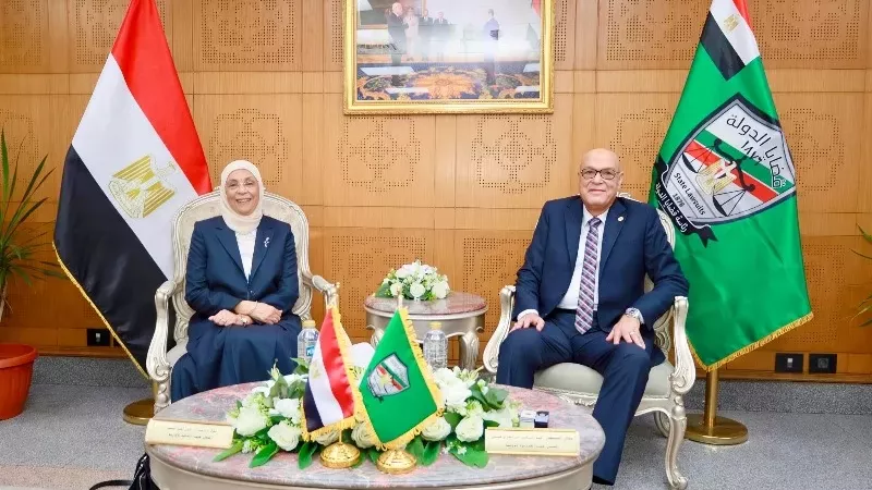 رئيسة النيابة الإدارية تهنئ رئيس هيئة قضايا الدولة بتوليه منصبه