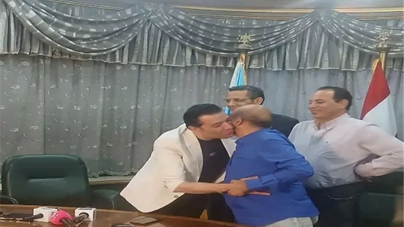 صلح ينهي الخلاف بين مصطفى كامل وطارق الشناوي