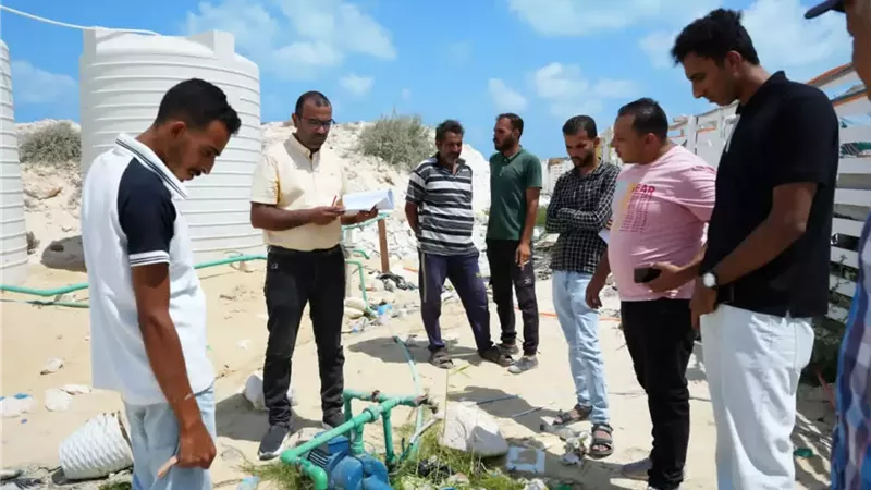 رئيس جهاز العلمين يقود حملات لضبط وصلات المياه المخالفة
