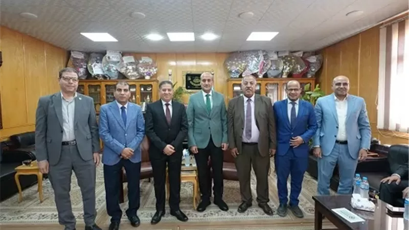 محافظ أسيوط يهنئ الدكتور مصطفى عبد الغني لتوليه المنصب الجديد