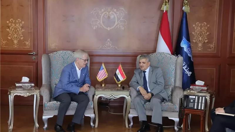 الفريق أسامة ربيع: قناة السويس تحظى بمكانة مُتفردة في المجتمع الملاحي