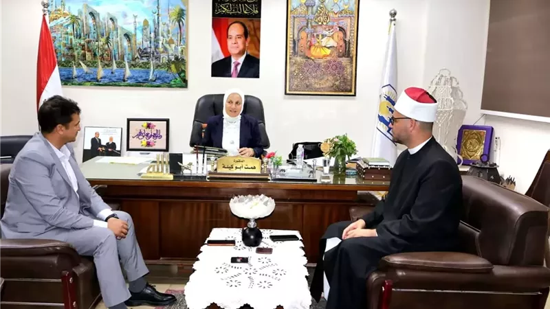 «تعليم القاهرة» تشارك «بيت الزكاة» بتنفيذ مبادرة «إلى المدرسة»