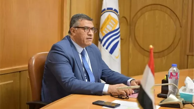 محافظ قنا يتابع تشغيل مشروعات 