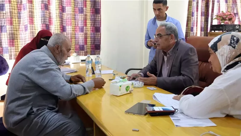 محافظ الإسماعيلية يعقد لقاء جماهيريا مع أهالي التل الكبير