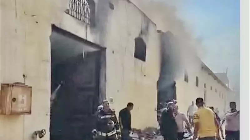 حريق يلتهم مصنع أحذية وشنط بالإسماعيلية.. الدفع بـ6 سيارات إطفاء