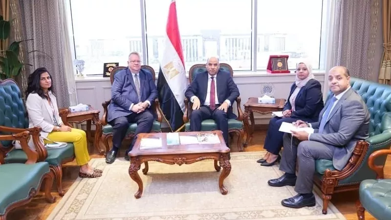 وزير العمل يبحث تسريع تنفيذ استراتيجية التشغيل والسلامة المهنية مع منظمة العمل الدولية