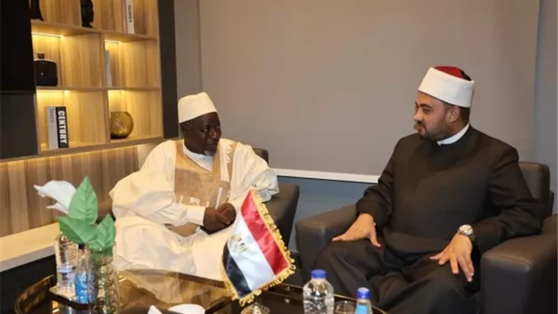 «الأعلى للشئون الإسلامية»يبحث دعم مسلمي الكاميرون