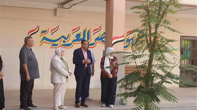 مدير تعليم الجيزة يتفقد مدارس الشيخ زايد وأكتوبر