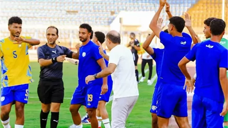 مهزله امام وداخل ستاد الداويش الجماهير تطالب المحافظ بالتدخل