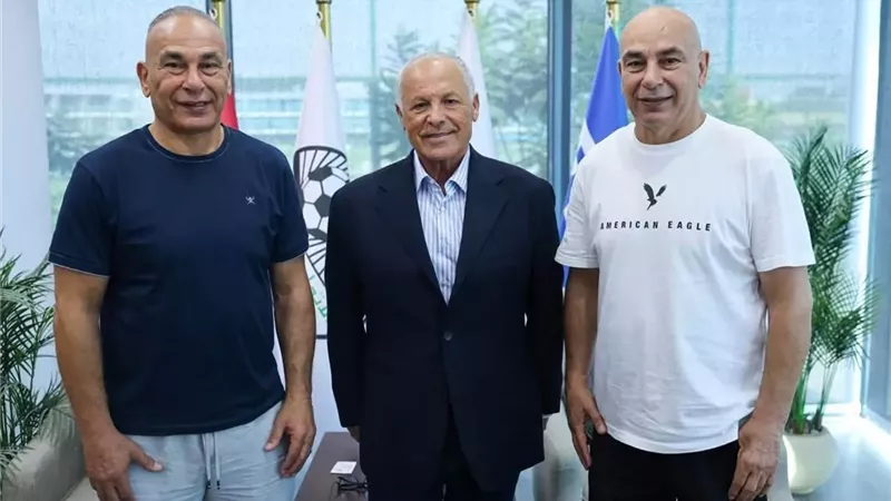 احتفالا بالتجديد .. عزومة عشاء من أبو ريدة للتوأم بحضور مجلس الجبلاية