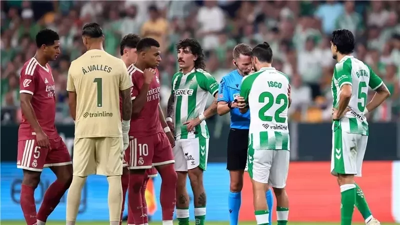 مبابى أهدر ضربة جزاء .. ريال بيتيس يهزم ريال مدريد بهدف