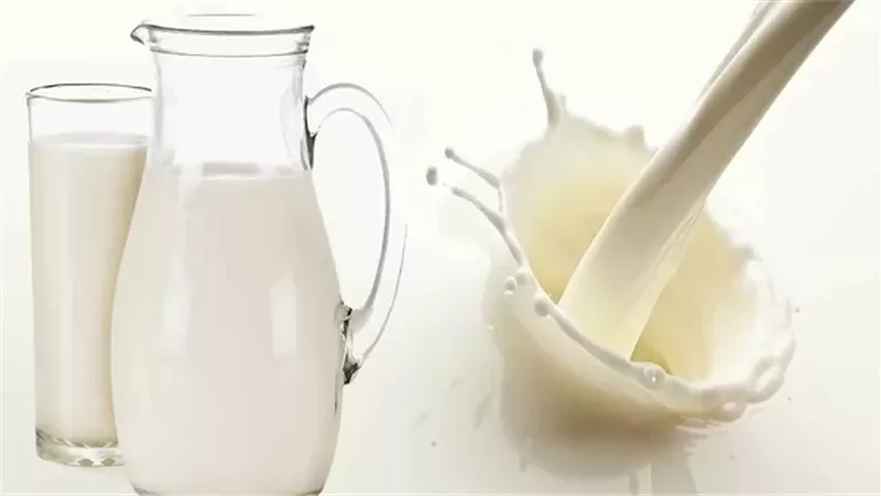 كوب الحليب قبل النوم.. ماذا يحدث لجسمك عند تناوله مساءً؟