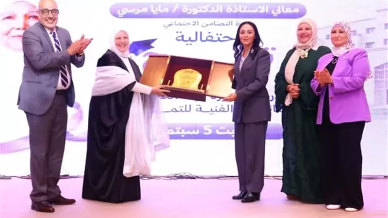 وزيرة التضامن تشهد تخريج الدفعة الأولى من معهد عبلة الكحلاوي للتمريض