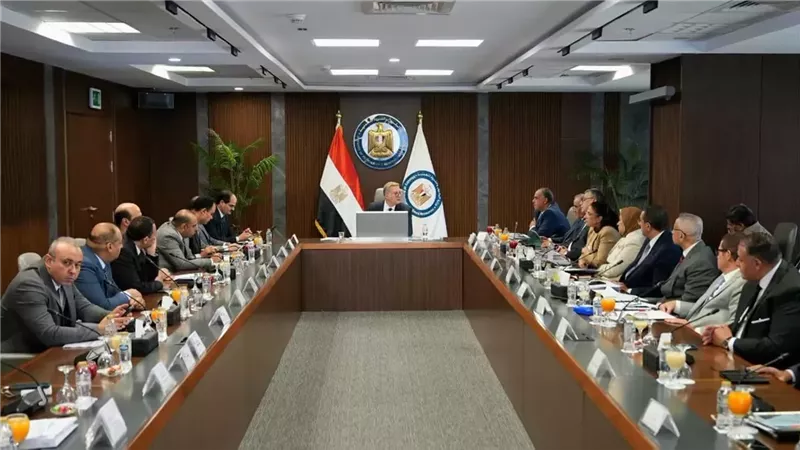 بدوي:تطويرمعامل التكرير يدعم تحول مصرإلى مركزلتداول المنتجات البترولية