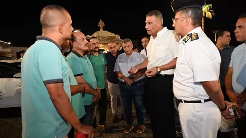 محافظ جنوب سيناء يلتقي ممثلي سائقي التاكسي بشرم الشيخ