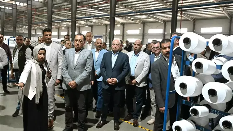رئيس الوزراء يفتتح مصنع 