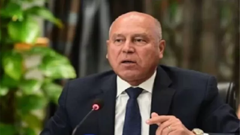 كامل الوزير يتفقد تنفيذ الخط الأول للقطار الكهربائي السريع