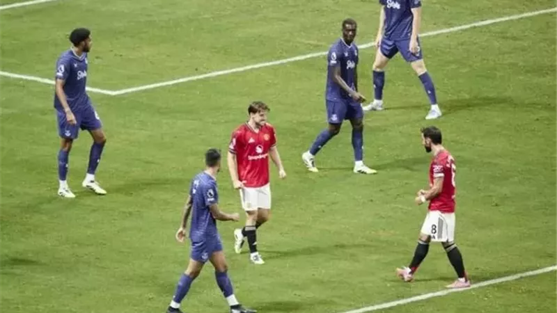 إيفرتون يُعاقب مانشستر يونايتد فى 10 دقائق فقط
