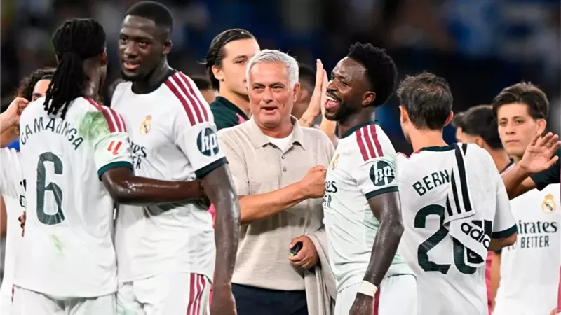 7 لاعبين يغيبون عن ريال مدريد أمام ريال بيتيس الليلة.. مورينيو يحدد الاختيارات