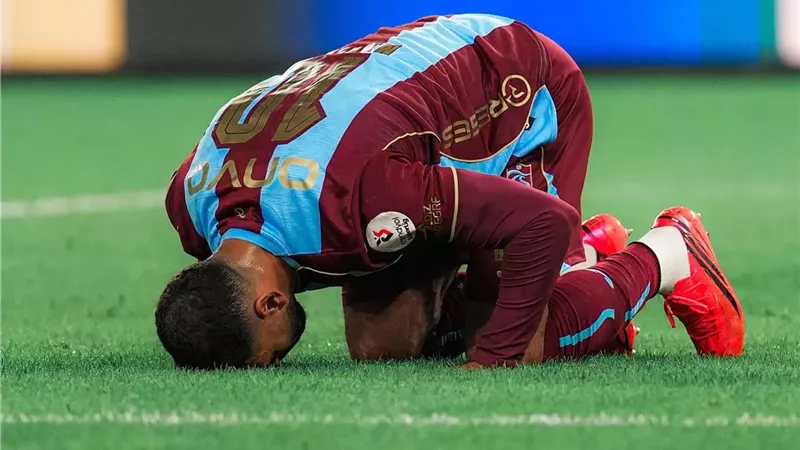 انجاز جديد.. محمد صلاح يواصل التألق ويسجل رابع أهدافه في الدوري التركي