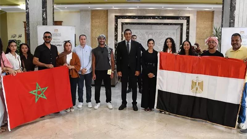 وزير الشباب والرياضة يلتقي الوفد الشبابي المغربي بالمركز الاولمبي بالمعادي
