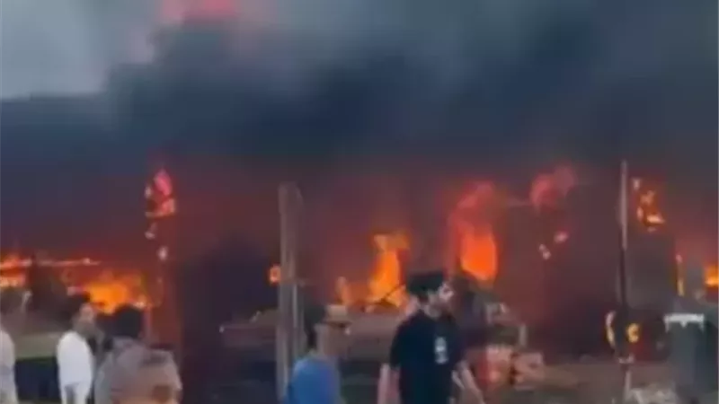 نشوب حريق بمنفذ مواد غذائية بالإسماعيلية