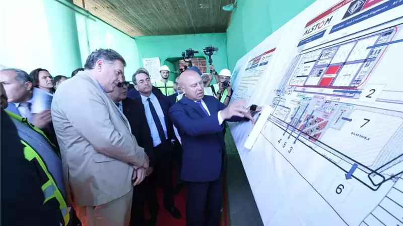 وزير النقل ونظيره الفرنسي يتفقدان مجمع ألستوم الصناعي ببرج العرب