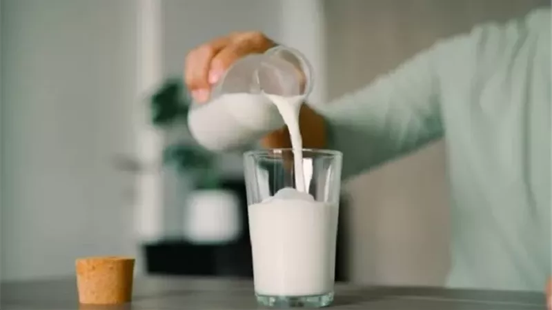 الحليب كامل الدسم .. مفاجأة بشأن تأثيره على القلب