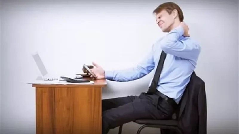 دراسة تحذر .. الجلوس الطويل قد يزيد خطر الإصابة بالسرطان