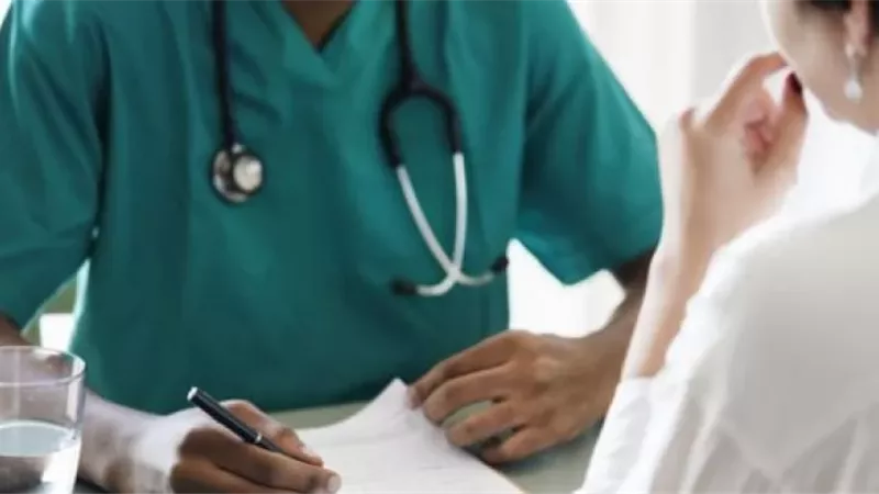 حكم تحويل المريض لمراكز تحاليل بعينها مقابل عمولات